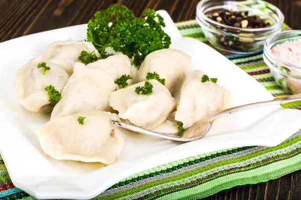 Zelfgemaakte Dumplings, Russische Pelmeni — Stockfoto