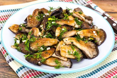 Kızarmış istiridye mantar