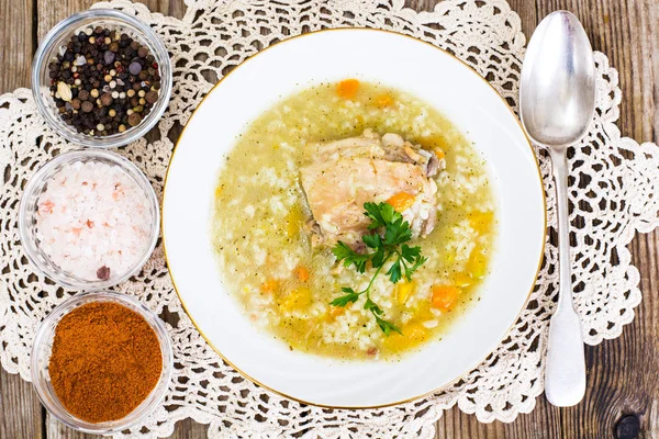 Sopa de pollo con arroz y verduras —  Fotos de Stock