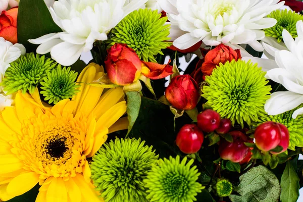 Элегантный букет цветов крупного плана — стоковое фото