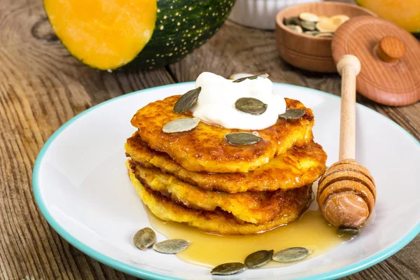 Crêpe de citrouille au miel et graines — Photo