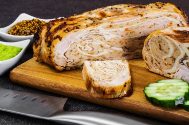 Omlet, et ve mantarlı tavuk dolması