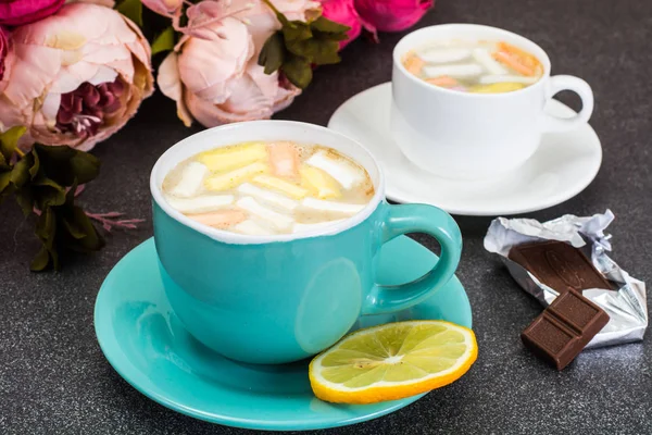 Cacao, koffie met Marshmallows zoete voedsel — Stockfoto