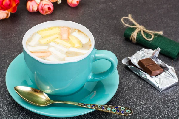 Cacao, koffie met Marshmallows zoete voedsel — Stockfoto