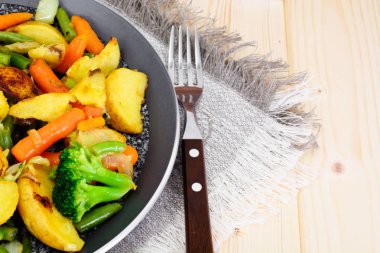 Brokoli ve havuç patates kızartması