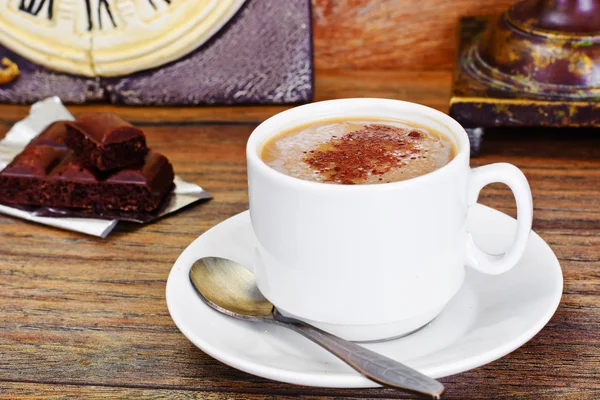Чашка кофе в стиле ретро — стоковое фото