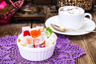 Doğu tatlı Lokum ve kahve kremalı