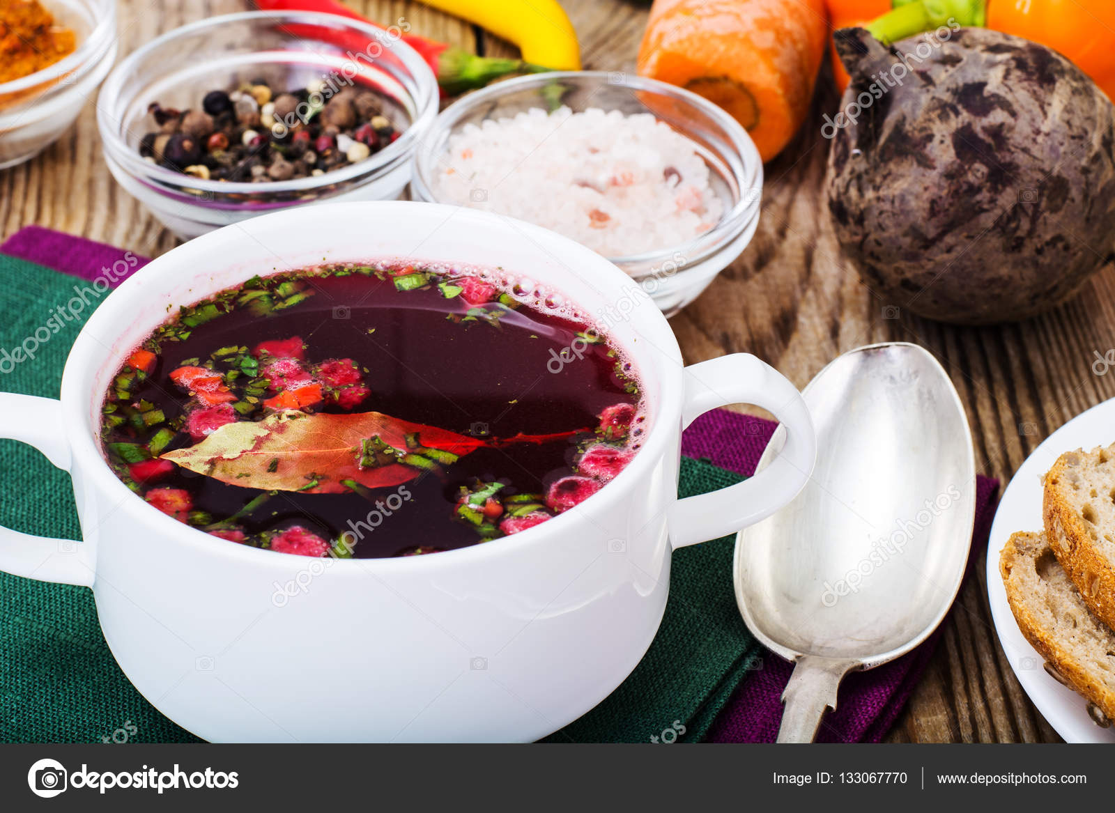 Pancar olmadan Borsch: tarifi, malzemeler Pancar olmadan Borsch: tarifi, malzemeler