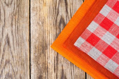 Peçeteler için masaya eski arka plan panoları