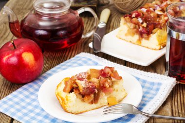 elma ile süzme peynir güveç