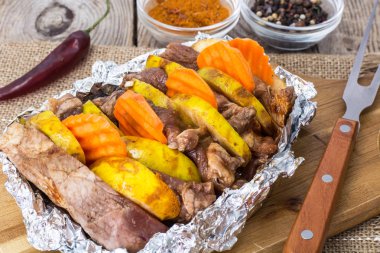 Ayva fırında folyo pişirme etli