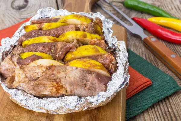 Ayva fırında folyo pişirme etli