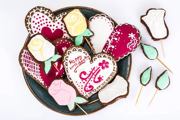 Weihnachtsgeschenk -imbirnye Lebkuchen mit Zuckerguss — Stockfoto