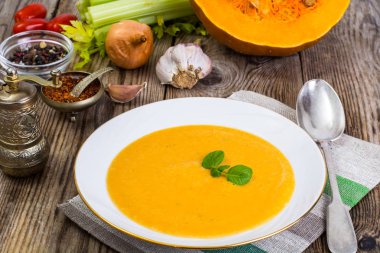 Kereviz, kabak, Fesleğenli sebze krem çorbası