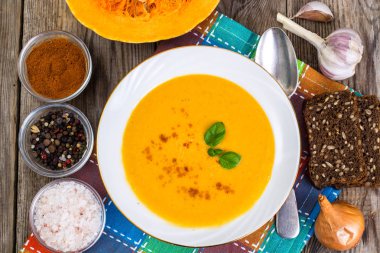 Kereviz, kabak, Fesleğenli sebze krem çorbası