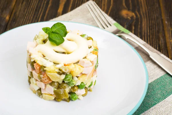 Salada de verduras fervidas com maionese — Fotografia de Stock