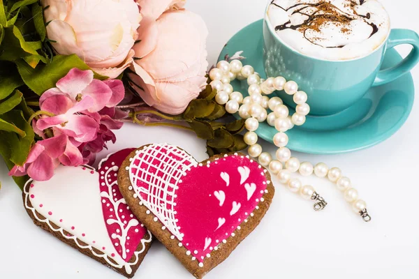 Perlenschmuck als Geschenk zum Valentinstag — Stockfoto