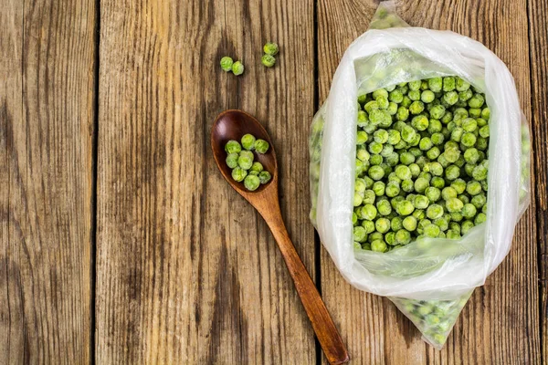 Frysta grönsaker i plastpåsar — Stockfoto