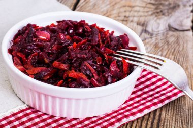 Pancar kıyılmış ile farklı sebze güveç