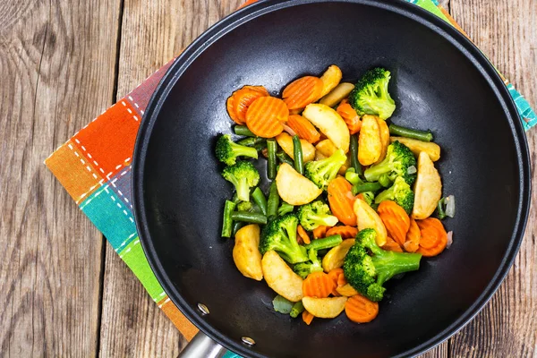 Wok con verduras guisadas — Foto de Stock