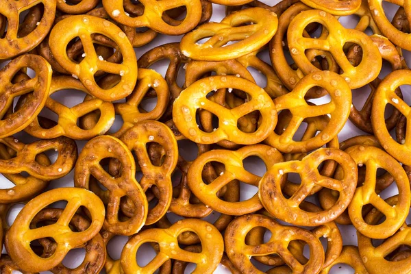 Pretzels isolado no fundo branco — Fotografia de Stock