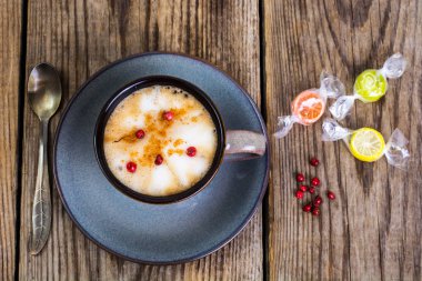 Kahve kırmızı biber ile