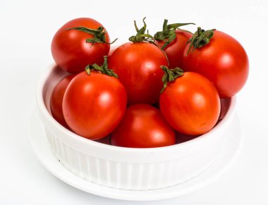küçük kırmızı domatesler