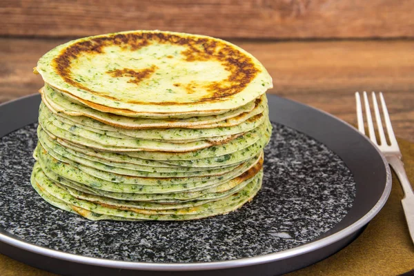 Dietary pannkakor med spenat — Stockfoto