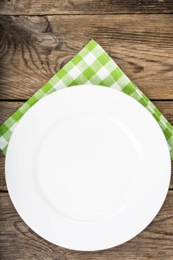 Beyaz plaka ve peçete hizmet keten, menü