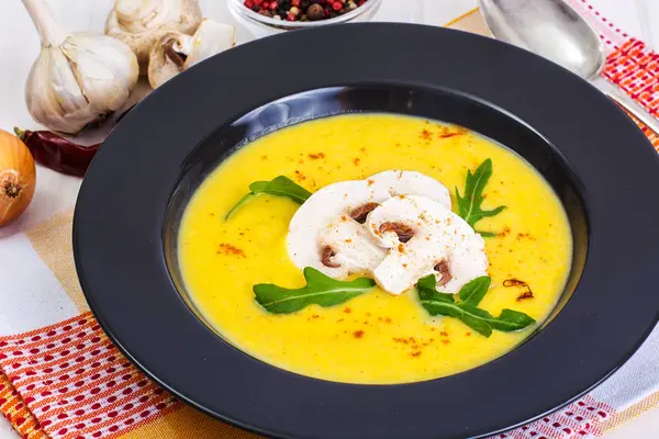 Purê de sopa vegetal com cogumelos — Fotografia de Stock