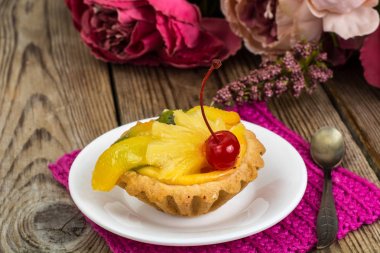 Pasta krema ve meyve jöle