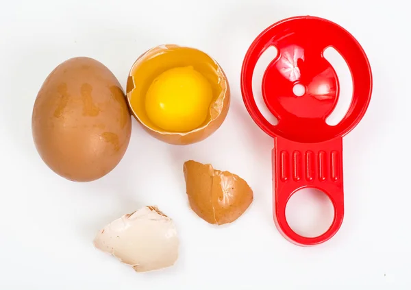 壊れた卵、卵黄の分離 — ストック写真