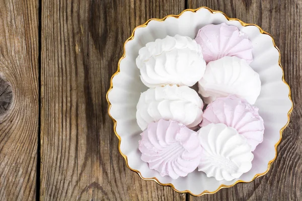 Söt delikatess med marshmallows — Stockfoto