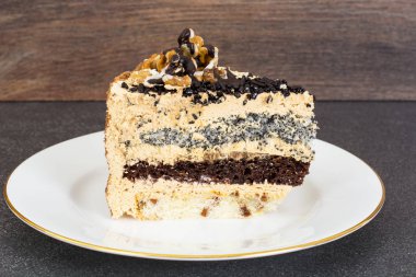 Haşhaş tohumu, çikolatalı, fındıklı bisküvi kek