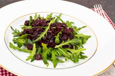 Sağlıklı gıda-yemekler pancar ve roka