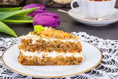 Havuç bisküvi pasta dilimi