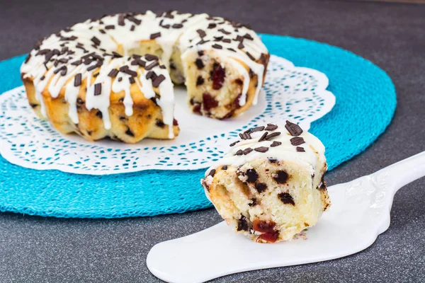 Homemade pastry-cake with chocolate and dried cherries — Stock Photo, Image