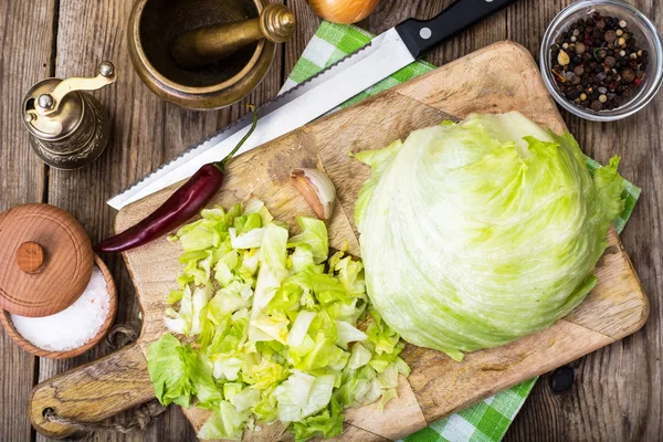Chopped iceberg lettuce -ingridient for cooking — Stock Photo, Image