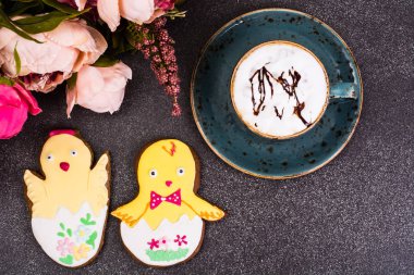 Paskalya gingerbread çerezleri çizim ile