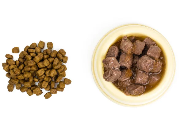 Comida para perros y gatos — Foto de Stock