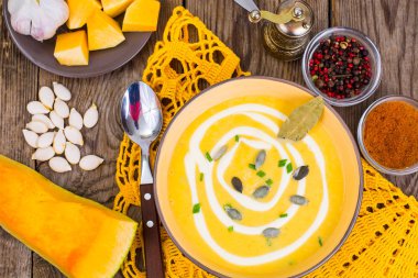 Kabak çekirdeği ile sebze çorbası