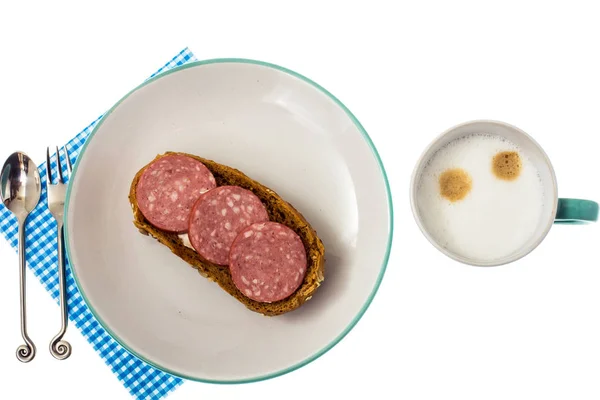Cappuccino en tasse bleue et sandwich pour le petit déjeuner — Photo