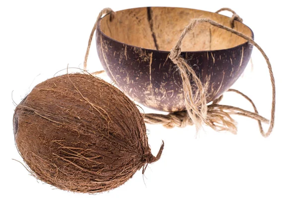 Hele kokosnoot geïsoleerd op witte achtergrond — Stockfoto