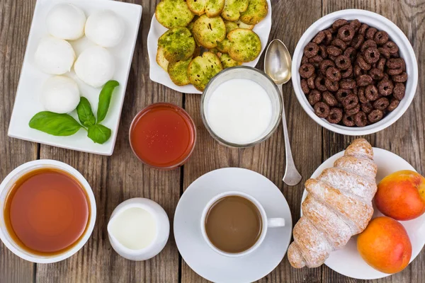 Kahvaltı sofra çikolata pul, mozzarella, jui