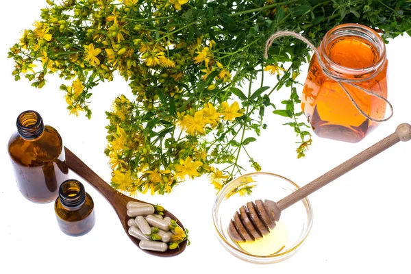 Hierbas medicinales, miel, cápsulas naturales y pastillas en medicina —  Fotos de Stock