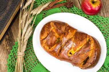 Elmalı turta Şükran gününde tarçın ile