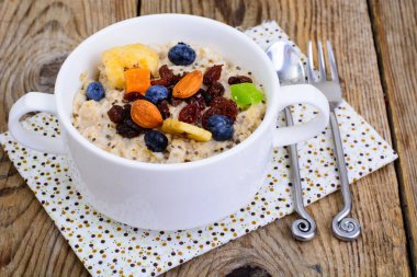 Kahvaltıda yulaf lapası