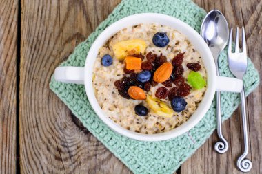 Kahvaltıda yulaf lapası