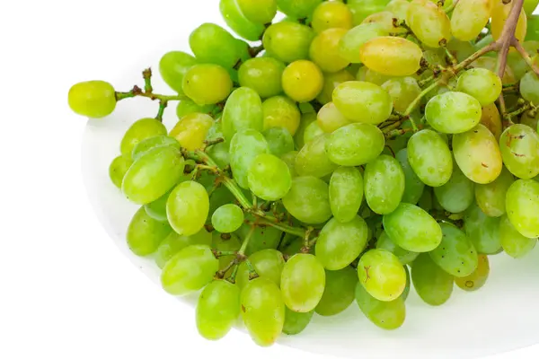 Beyaz zemin üzerine Yeşil üzüm Şubesi — Stok fotoğraf