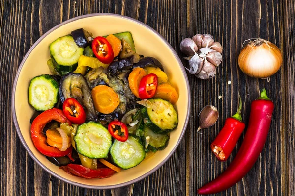 Vejetaryen sebze yahni